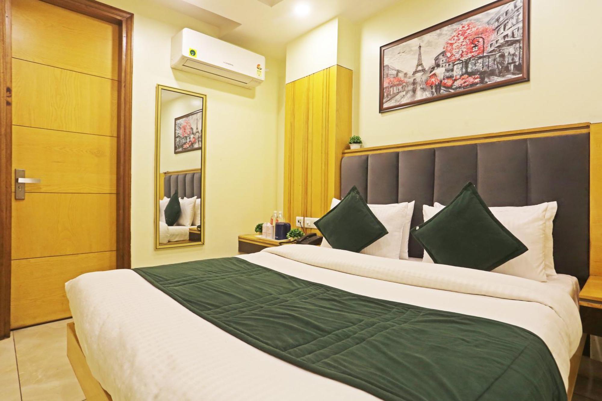 Hotel Aman Imperial Just A Minute Away From New Delhi Railway Station And Connaught Place Dış mekan fotoğraf